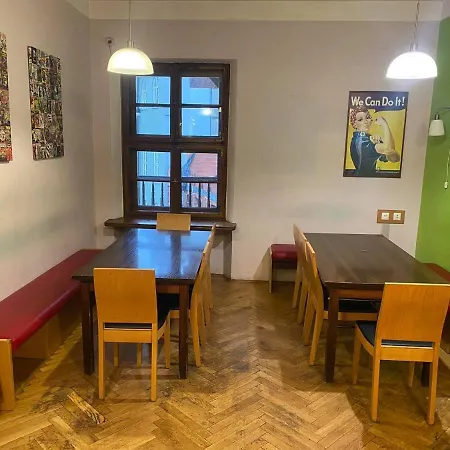 Apartment 50 People *