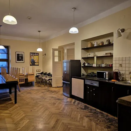 50 People Apartamento