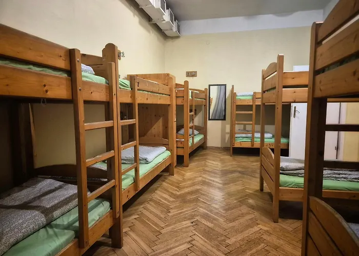 Apartment 50 People *